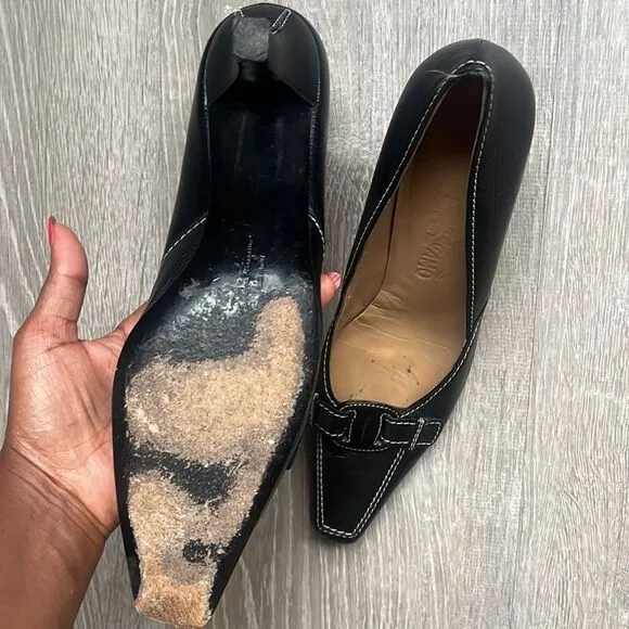Salvatore Ferragamo Black leather kitten heels pump