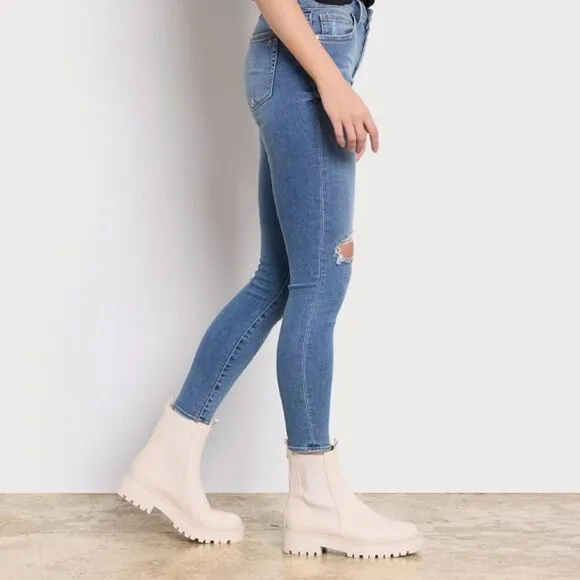 SAM EDELMAN LAGUNA CHELSEA BOOT (WIDE)
