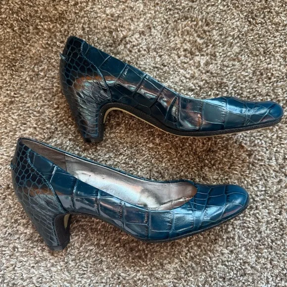 SAM EDELMAN Yuma Leather Croc Embossed Heels Blue green teal