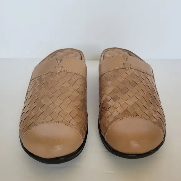 San Marcos Woven Slip on‎ leather Women's 6