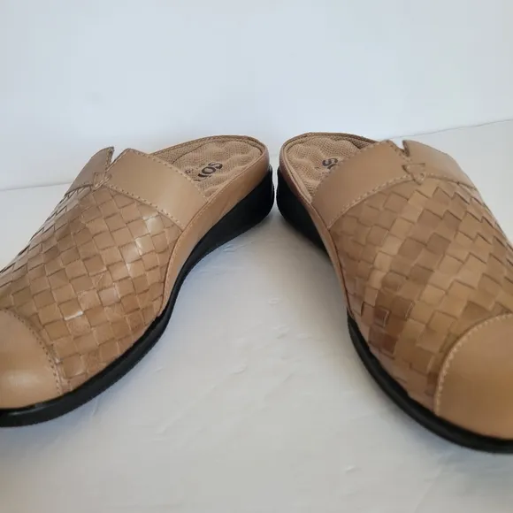 San Marcos Woven Slip on‎ leather Women's 6