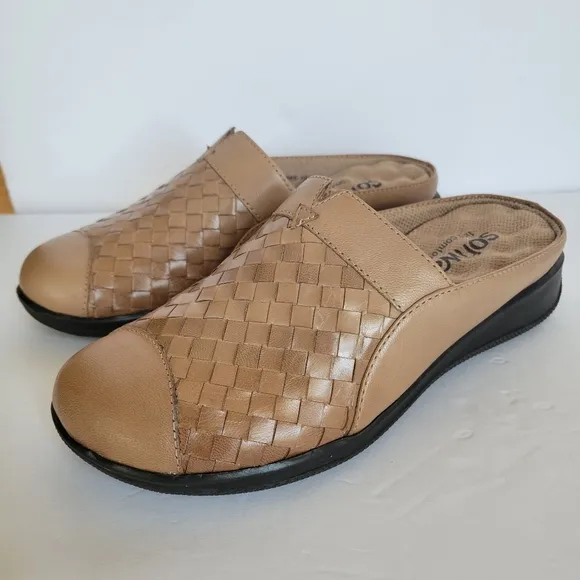 San Marcos Woven Slip on‎ leather Women's 6