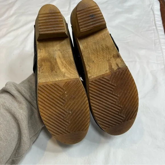 Sanita black leather wood sole clogs size 38