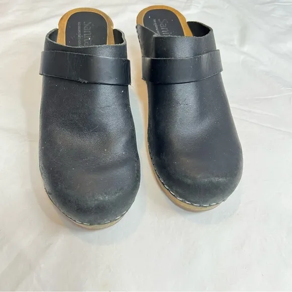 Sanita black leather wood sole clogs size 38