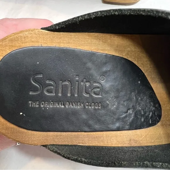 Sanita black leather wood sole clogs size 38