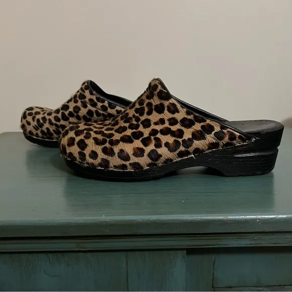 Sanita Leopard Print Clogs Size 39 (US 8-8.5) mule