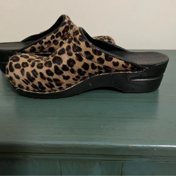 Sanita Leopard Print Clogs Size 39 (US 8-8.5) mule