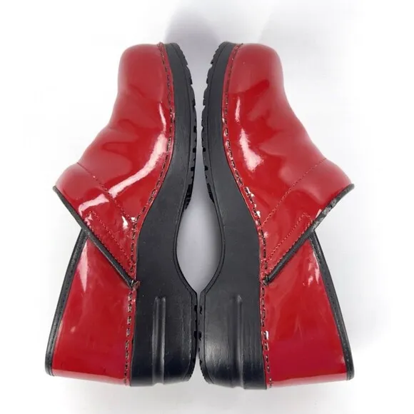Sanita Patent Leather Red Professional Clogs Size 41 EU/9.5-10 US Nurse Comfort