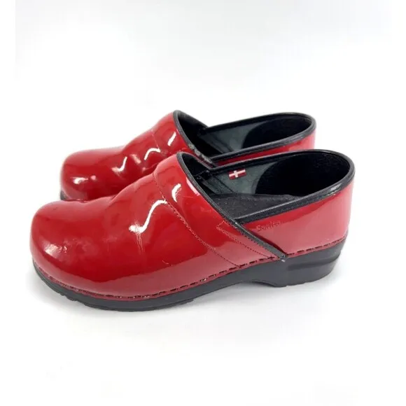 Sanita Patent Leather Red Professional Clogs Size 41 EU/9.5-10 US Nurse Comfort