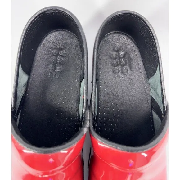 Sanita Patent Leather Red Professional Clogs Size 41 EU/9.5-10 US Nurse Comfort