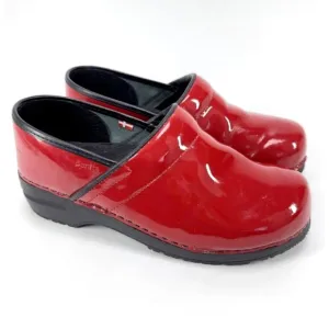Sanita Patent Leather Red Professional Clogs Size 41 EU/9.5-10 US Nurse Comfort