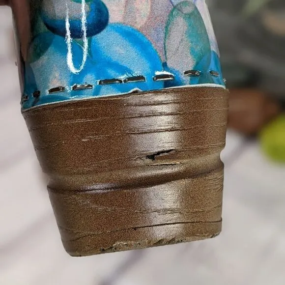 Sanita The Original Danish Clogs Blue Bubble Print Nurse Clogs