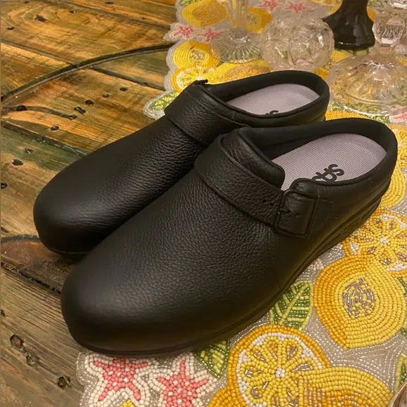 SAS Clog Non Slip Loafer In Black Pebbled Leather Size 11WW Double Wide