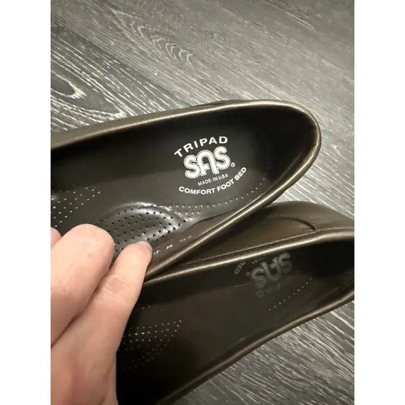 SAS Metro Slip On Loafer in bronze size 7.5 WIDE