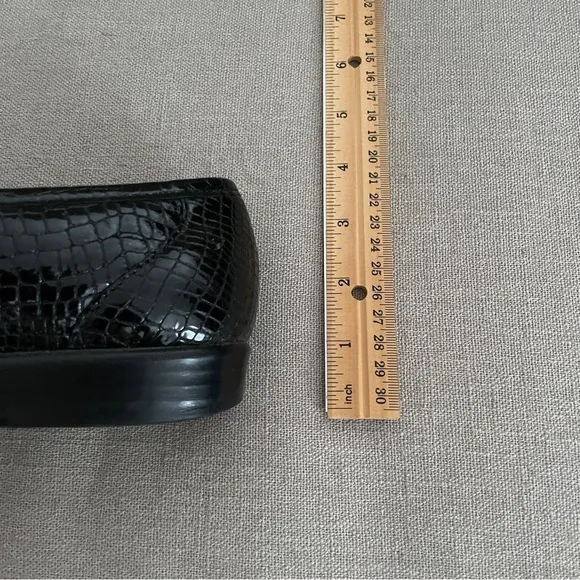 SAS Simplify Everyday Loafer Black Croc Patent Flats Moccasin Women’s Size 9