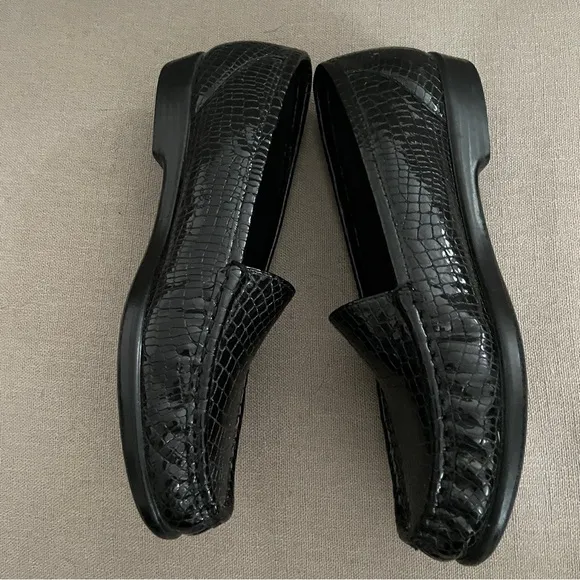 SAS Simplify Everyday Loafer Black Croc Patent Flats Moccasin Women’s Size 9