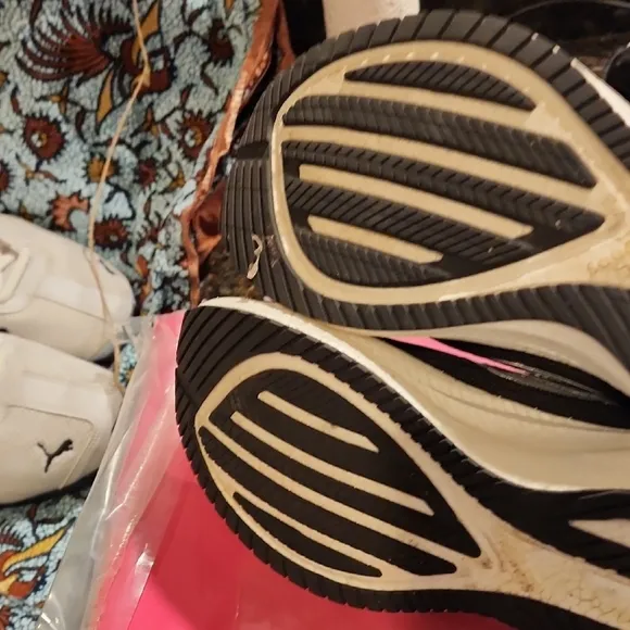 Saucony Black Power Run Plus Size 10 New Condition Running Shoes