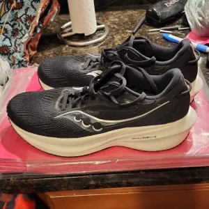 Saucony Black Power Run Plus Size 10 New Condition Running Shoes