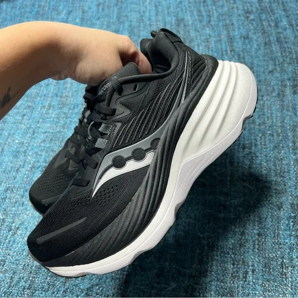 Saucony Hurricane 24 Running Shoes in Black Carbon White