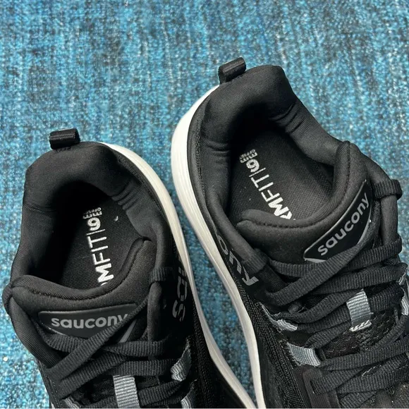 Saucony Hurricane 24 Running Shoes in Black Carbon White