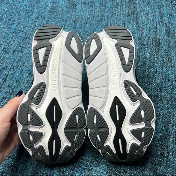 Saucony Hurricane 24 Running Shoes in Black Carbon White