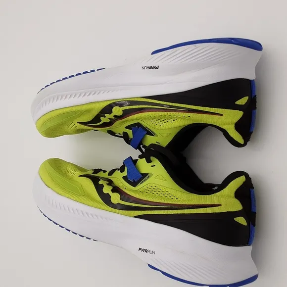 Saucony Men's Guide 15 Sneakers 10 running shoes performance casual workout