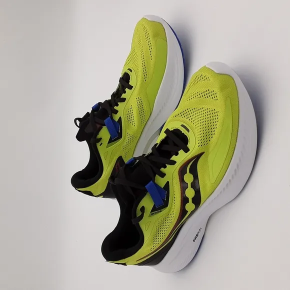 Saucony Men's Guide 15 Sneakers 10 running shoes performance casual workout