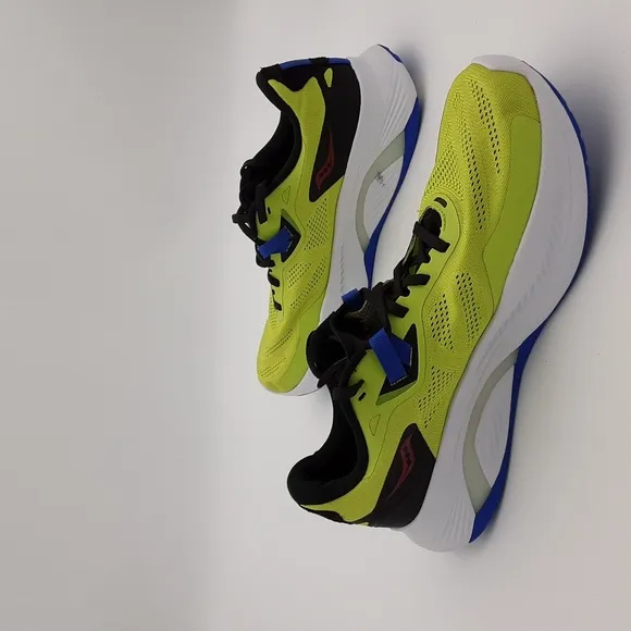 Saucony Men's Guide 15 Sneakers 10 running shoes performance casual workout