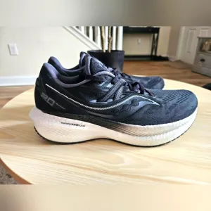 Saucony Men's Triumph 20 Running Shoe, Black/White, 8.5