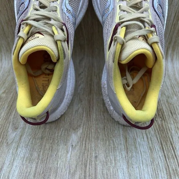 Saucony Triumph 21‎ Women's Size 8 Road Running Shoes Sneakers Yellow S10881-30