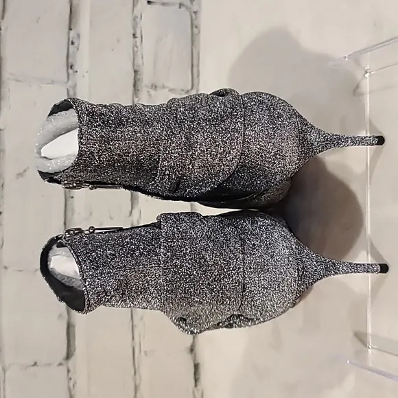 SCHUTZ Adryen Glitter Ankle Point Toe Side Zip Booties in Prata Silver - NWT/NIB
