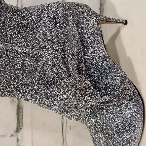 SCHUTZ Adryen Glitter Ankle Point Toe Side Zip Booties in Prata Silver - NWT/NIB