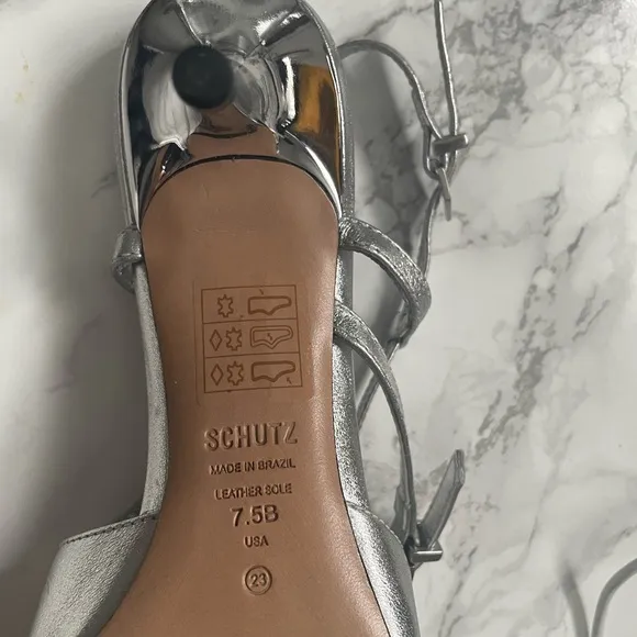 SCHUTZ silver kitten heels 7.5 like new