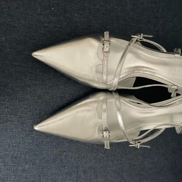 SCHUTZ silver kitten heels 7.5 like new