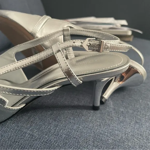 SCHUTZ silver kitten heels 7.5 like new