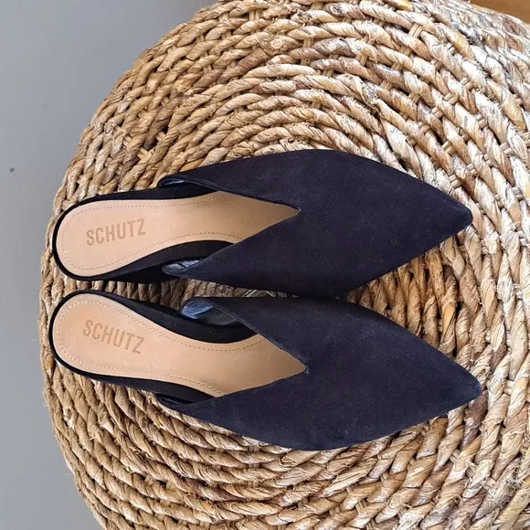 SCHUTZ Womens Dauani Black Suede Pointed Toe Mule 2.5&quot; Heels S-8.5