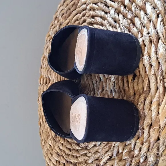 SCHUTZ Womens Dauani Black Suede Pointed Toe Mule 2.5&quot; Heels S-8.5
