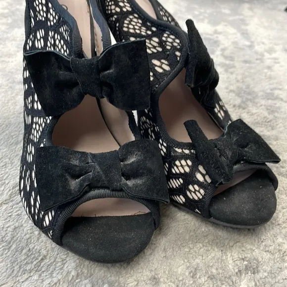 Seychelles Anthropologie Bobbin Lace Pumps Peep Toe Bow Girly Sz 8