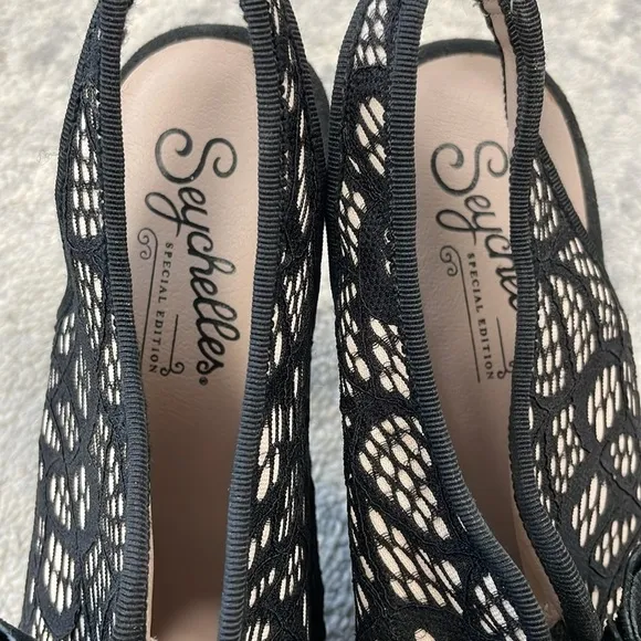 Seychelles Anthropologie Bobbin Lace Pumps Peep Toe Bow Girly Sz 8