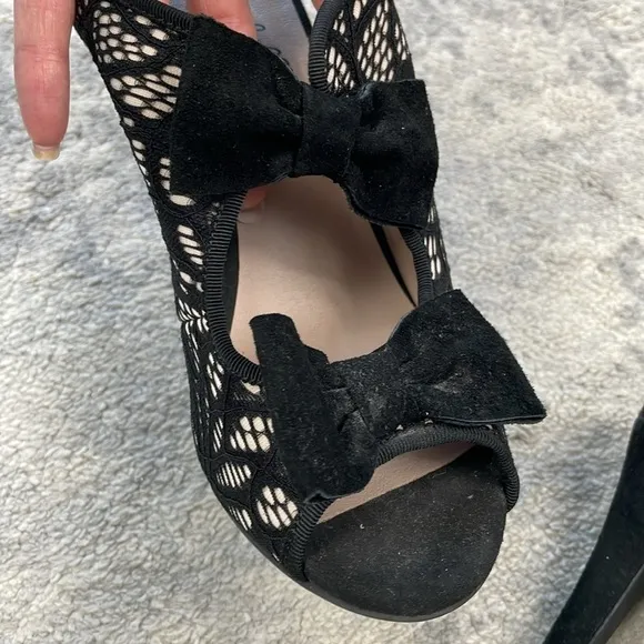 Seychelles Anthropologie Bobbin Lace Pumps Peep Toe Bow Girly Sz 8