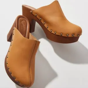 Seychelles Go All Out Heeled Leather Clogs size 8