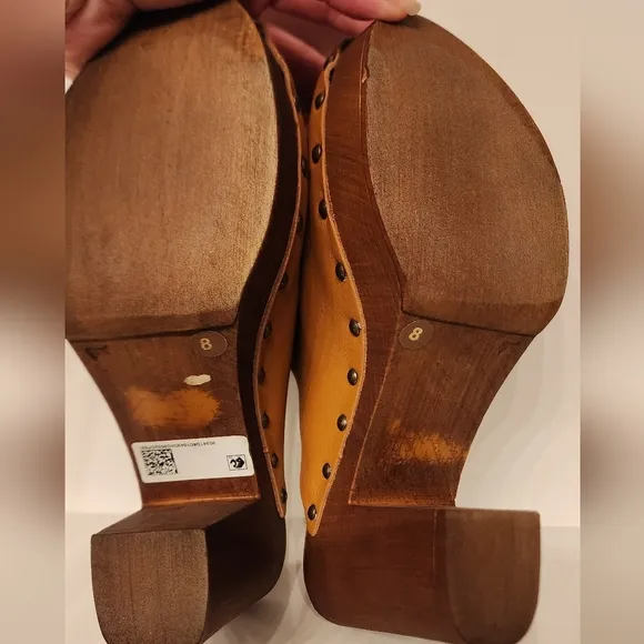 Seychelles Go All Out Heeled Leather Clogs size 8
