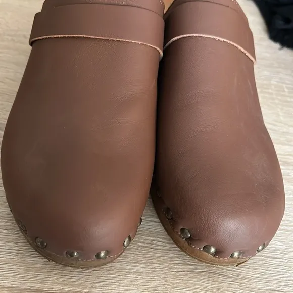Seychelles Loud &amp; Clear Mocha Brown Leather Made in Italy Studded Clogs - 7.5