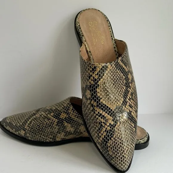 Seychelles snakeskin print leather mules women’s size 9.5