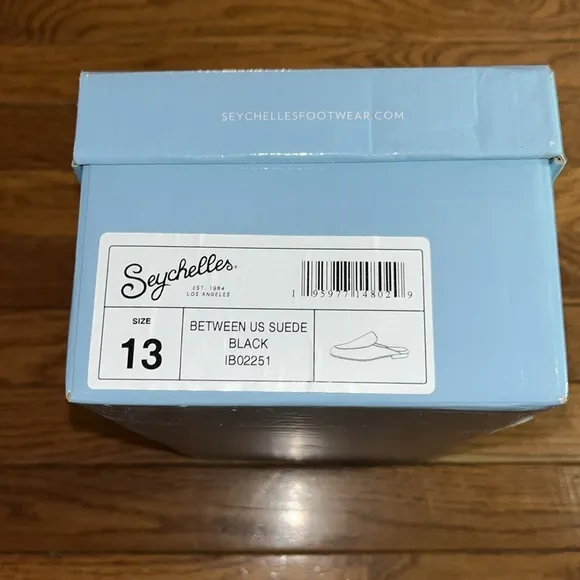 Seychelles Suede Between Us Flat Mules Black Suede Women’s Size 13 NEW