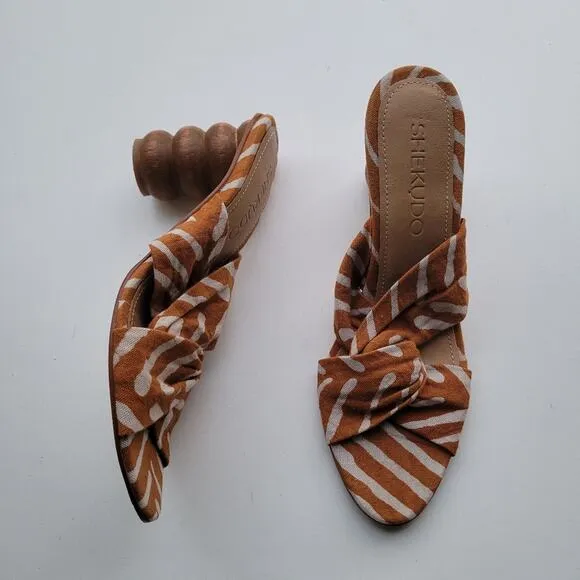 Shekudo Kuo Mules in Sienna Adire Print size 40