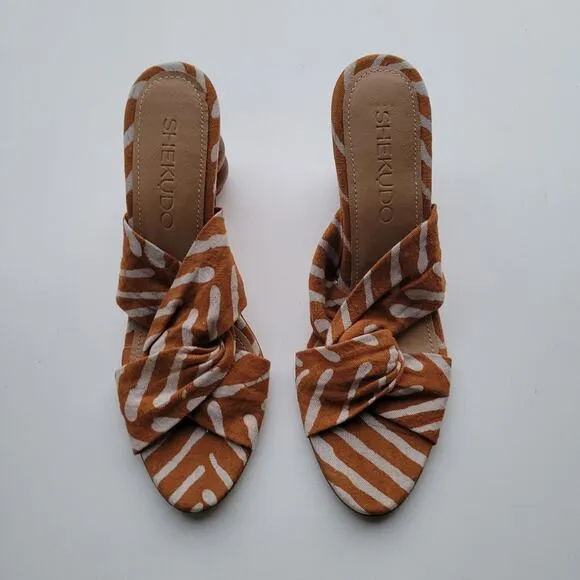 Shekudo Kuo Mules in Sienna Adire Print size 40