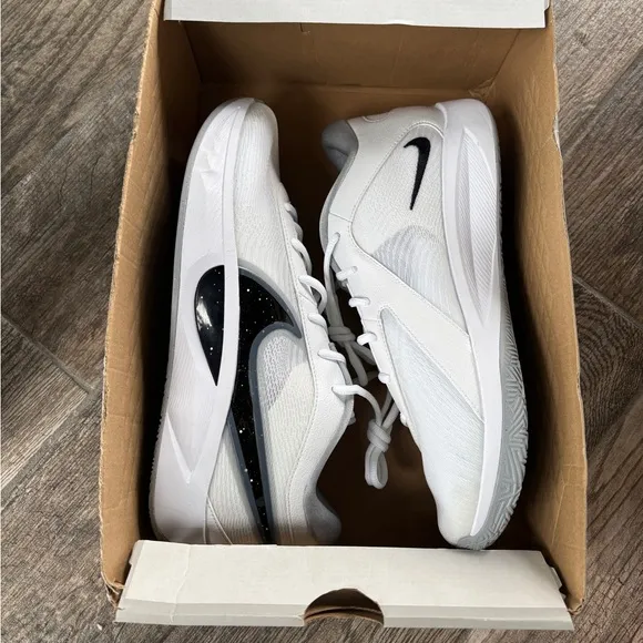 Size 11- Nike Giannis Freak 6 Mens Basketball Shoes White/Gray FJ7792 102