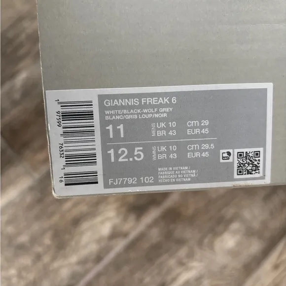Size 11- Nike Giannis Freak 6 Mens Basketball Shoes White/Gray FJ7792 102