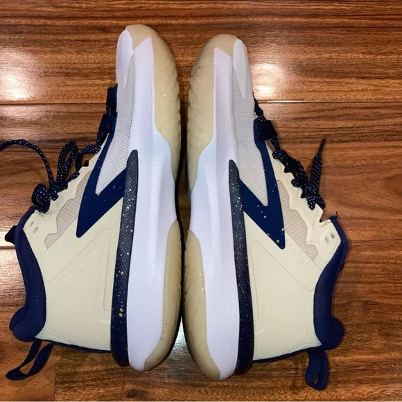 Size 5.5Y  - Jordan Zion 1 Pelicans